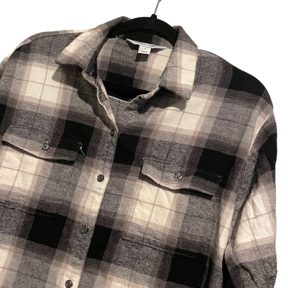 Old Navy black and white flannel - Picture 4 of 5